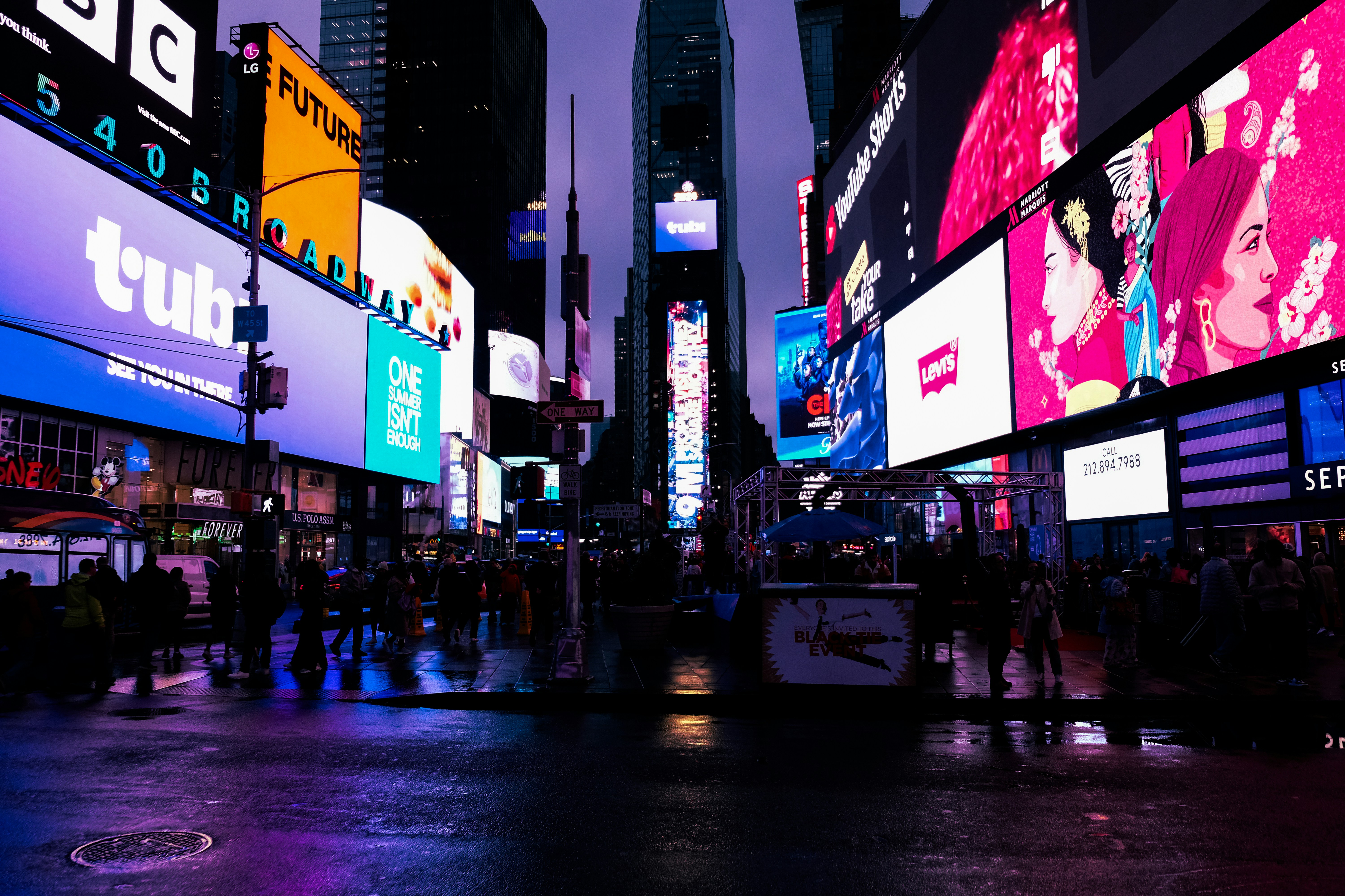 海岸沿いの夕焼けの写真